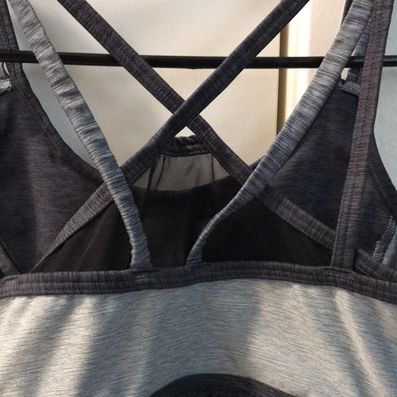 PINK cross back gray sports bra - Picture 4 of 5